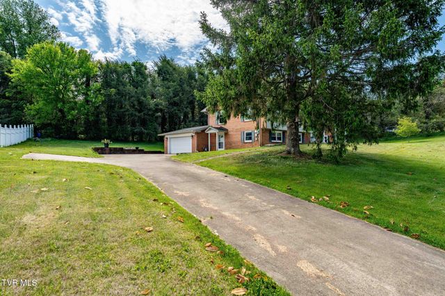 1712 Willowood Court, Johnson City, TN 37604