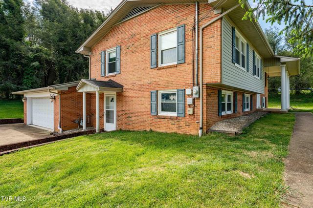 1712 Willowood Court, Johnson City, TN 37604