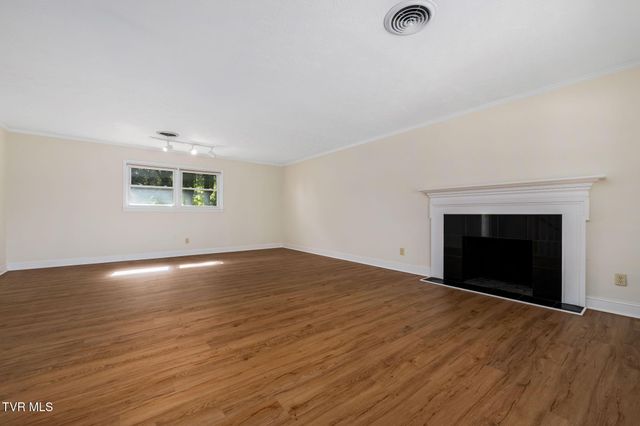 1712 Willowood Court, Johnson City, TN 37604