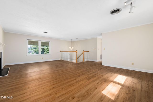 1712 Willowood Court, Johnson City, TN 37604