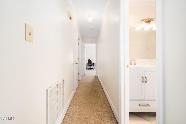 1712 Willowood Court, Johnson City, TN 37604