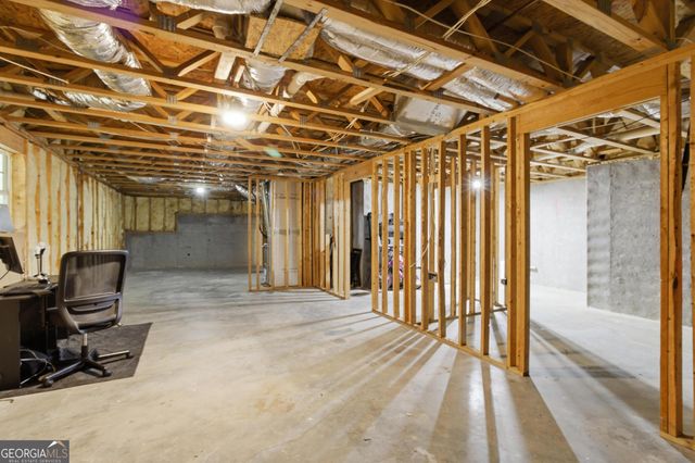 814 Shadow Lakes Drive, Lithonia, GA 30058