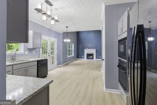 814 Shadow Lakes Drive, Lithonia, GA 30058