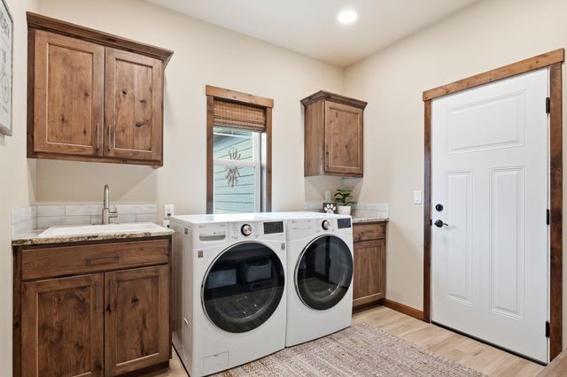 31914 N Zander Ln, Chattaroy, WA 99003