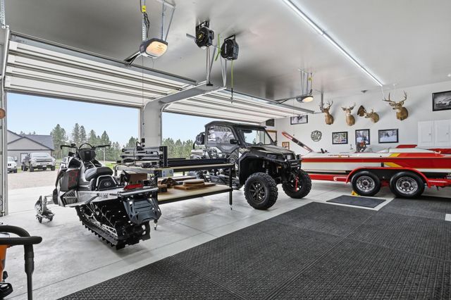 31914 N Zander Ln, Chattaroy, WA 99003