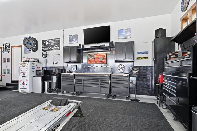 31914 N Zander Ln, Chattaroy, WA 99003