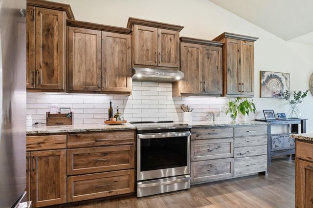 31914 N Zander Ln, Chattaroy, WA 99003