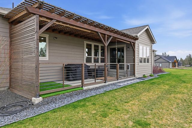 31914 N Zander Ln, Chattaroy, WA 99003