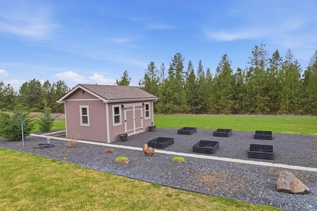 31914 N Zander Ln, Chattaroy, WA 99003