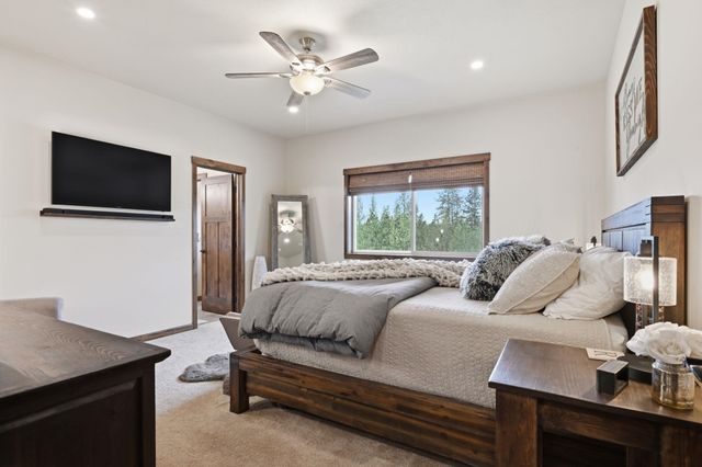 31914 N Zander Ln, Chattaroy, WA 99003