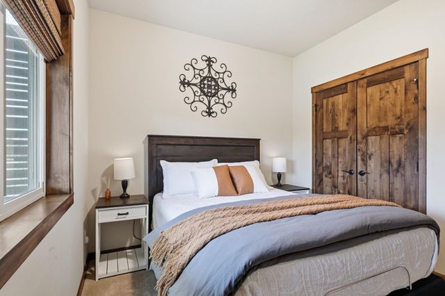 31914 N Zander Ln, Chattaroy, WA 99003