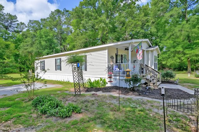157 Gallashaw Road, Summerville, SC 29483
