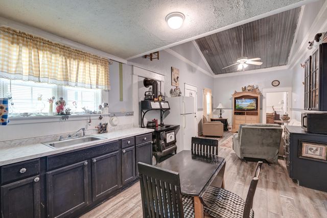 157 Gallashaw Road, Summerville, SC 29483