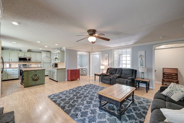 157 Gallashaw Road, Summerville, SC 29483