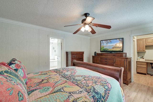157 Gallashaw Road, Summerville, SC 29483