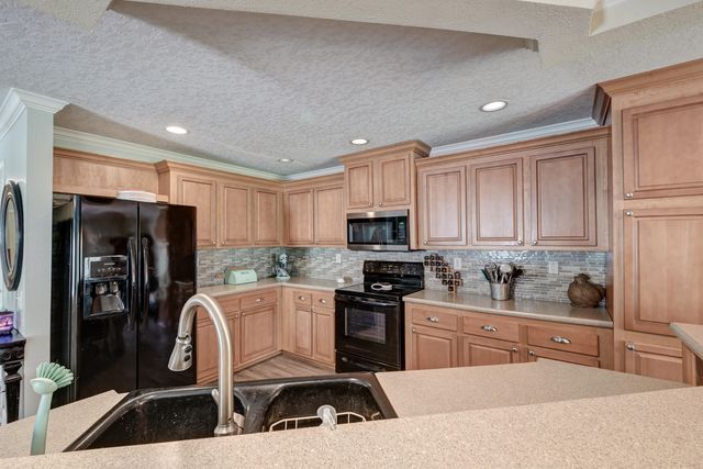 157 Gallashaw Road, Summerville, SC 29483