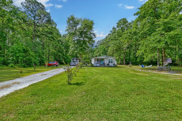 157 Gallashaw Road, Summerville, SC 29483