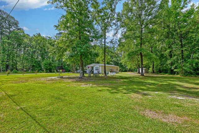 157 Gallashaw Road, Summerville, SC 29483