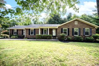 2250 Wiltshire Dr, Murfreesboro, TN 37129
