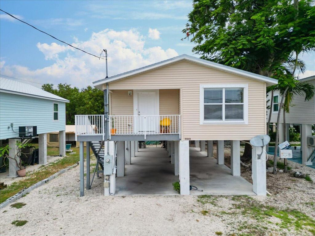 E 31243 Avenue, Big Pine Key, FL 33043