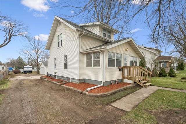 314 Main Street, Center Point, IA 52213