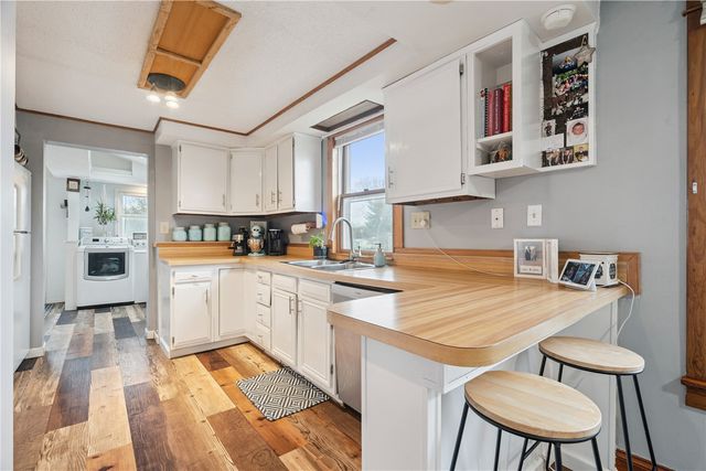 314 Main Street, Center Point, IA 52213