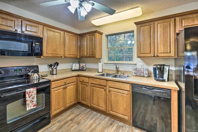 11 Rubi Circle, Hot Springs Village, AR 71909