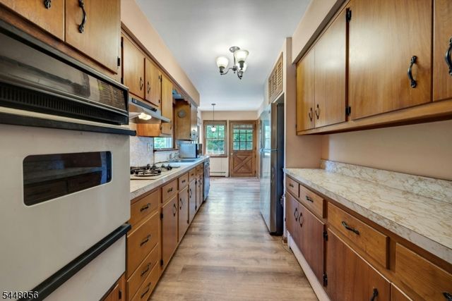 51 Laurel Dr, Wayne Twp., NJ 07470
