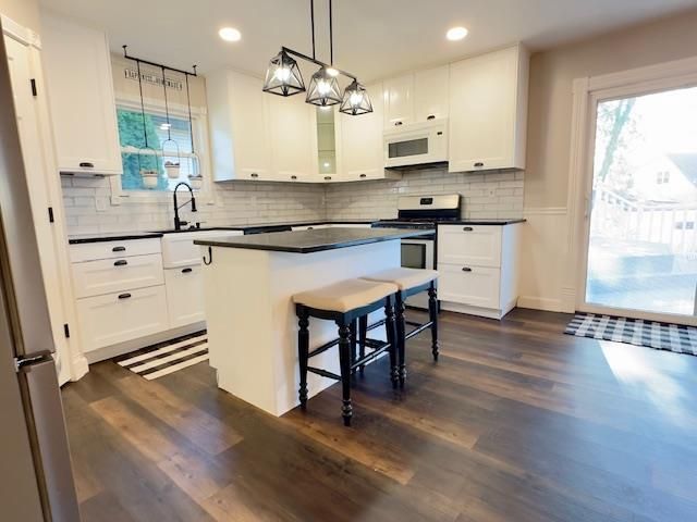 4211 Oak Street, Mcfarland, WI 53558