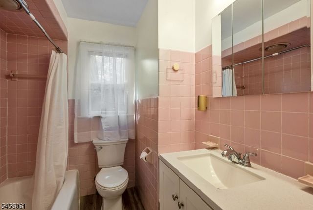 115 Riverwood Ave, Bedminster Twp., NJ 07921