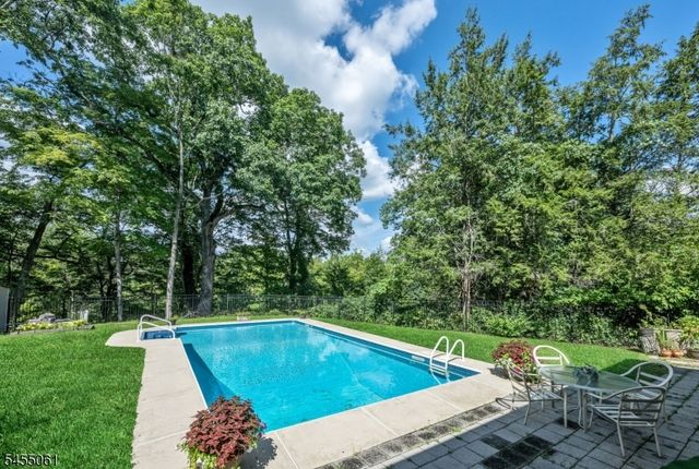 115 Riverwood Ave, Bedminster Twp., NJ 07921