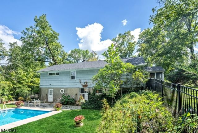115 Riverwood Ave, Bedminster Twp., NJ 07921