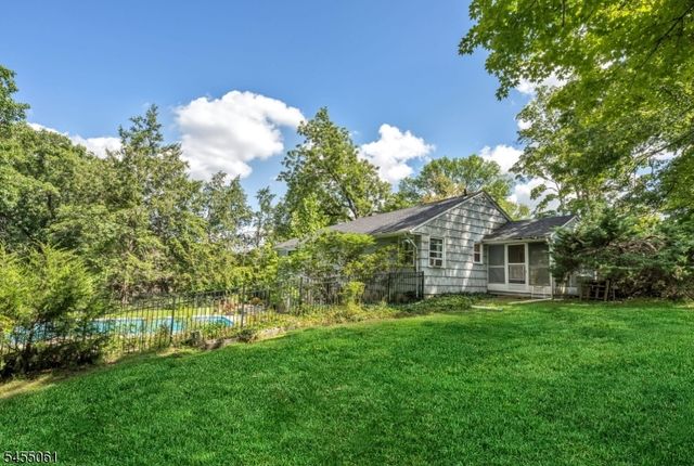 115 Riverwood Ave, Bedminster Twp., NJ 07921
