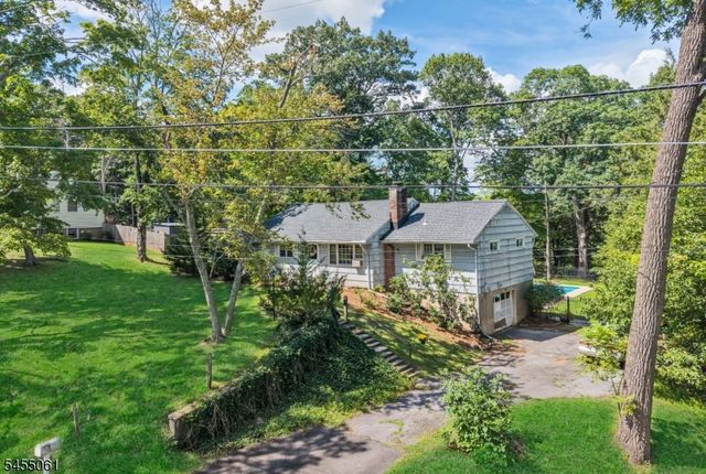 115 Riverwood Ave, Bedminster Twp., NJ 07921