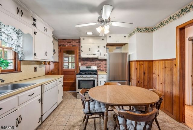 115 Riverwood Ave, Bedminster Twp., NJ 07921