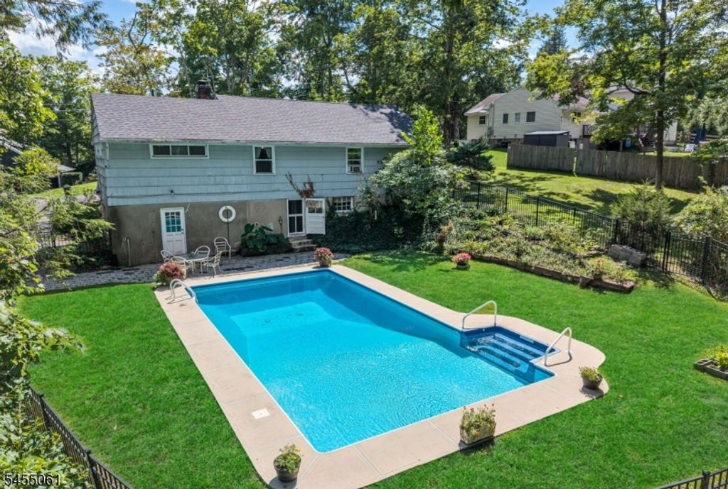115 Riverwood Ave, Bedminster Twp., NJ 07921 — photo 5