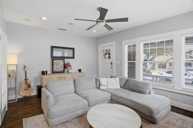 1421 S Adams Street, Fort Worth, TX 76104