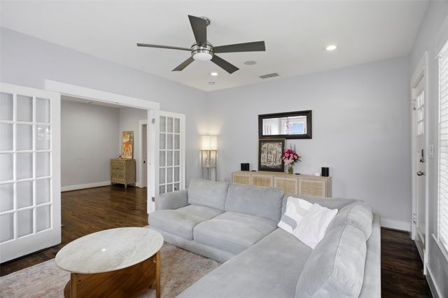 1421 S Adams Street, Fort Worth, TX 76104