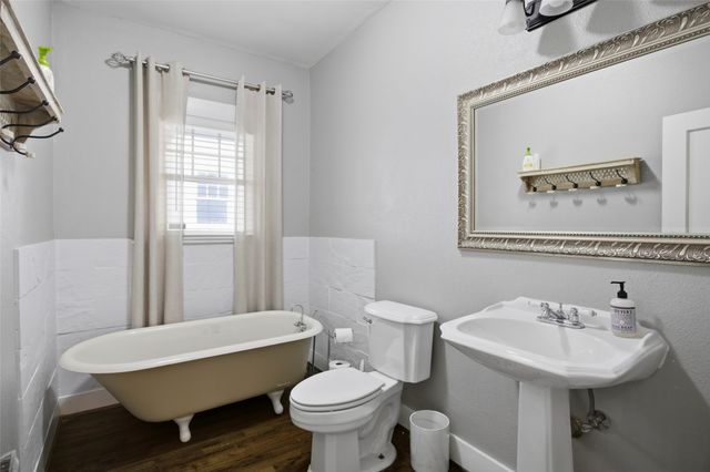 1421 S Adams Street, Fort Worth, TX 76104