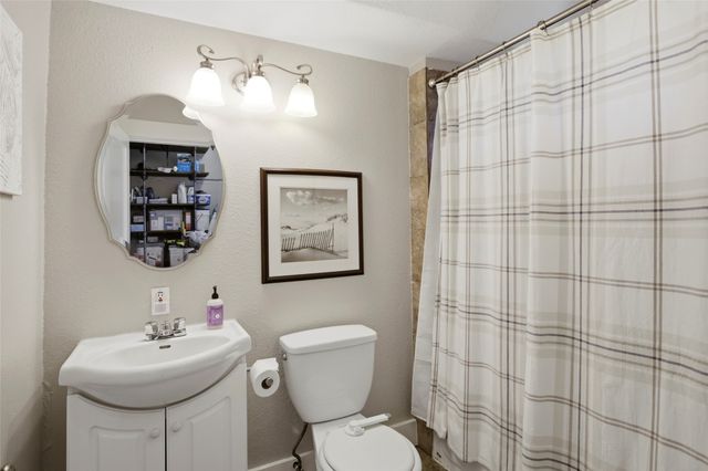 1421 S Adams Street, Fort Worth, TX 76104