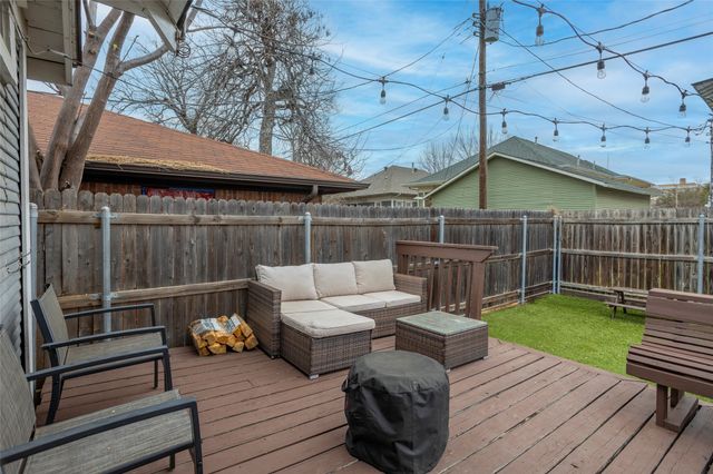 1421 S Adams Street, Fort Worth, TX 76104