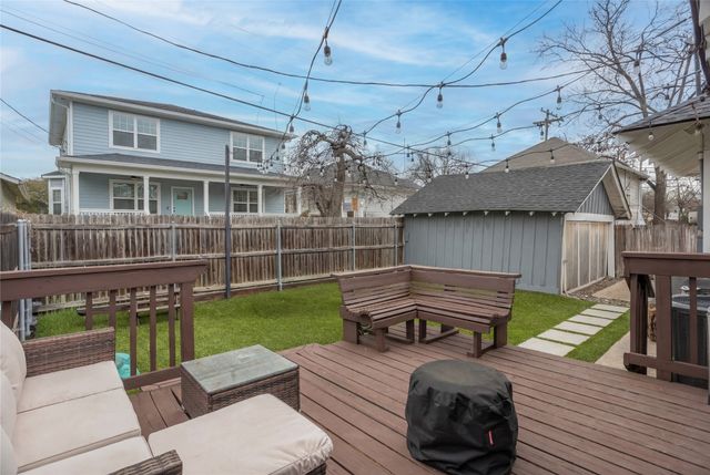 1421 S Adams Street, Fort Worth, TX 76104