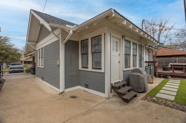 1421 S Adams Street, Fort Worth, TX 76104