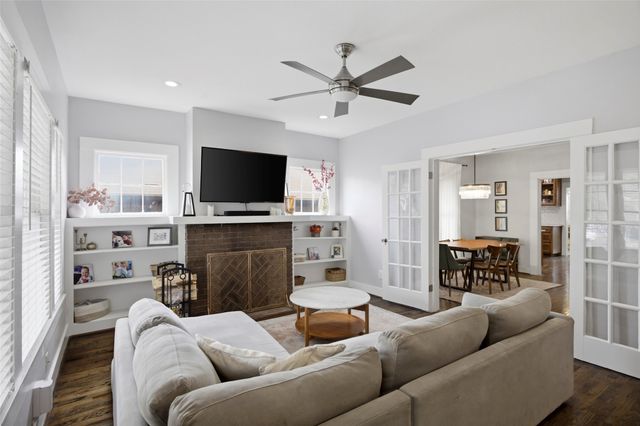 1421 S Adams Street, Fort Worth, TX 76104