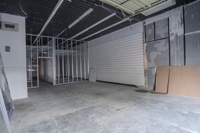 2235 NW 20th St, Miami, FL 33142