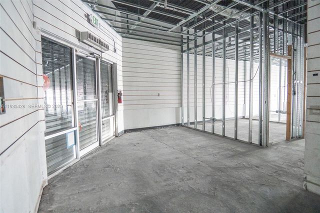 2235 NW 20th St, Miami, FL 33142