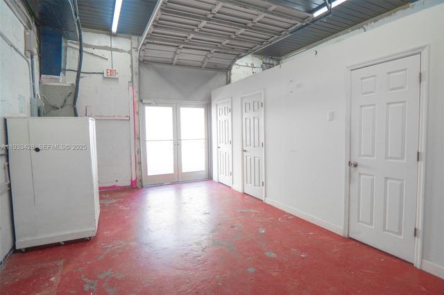 2235 NW 20th St, Miami, FL 33142