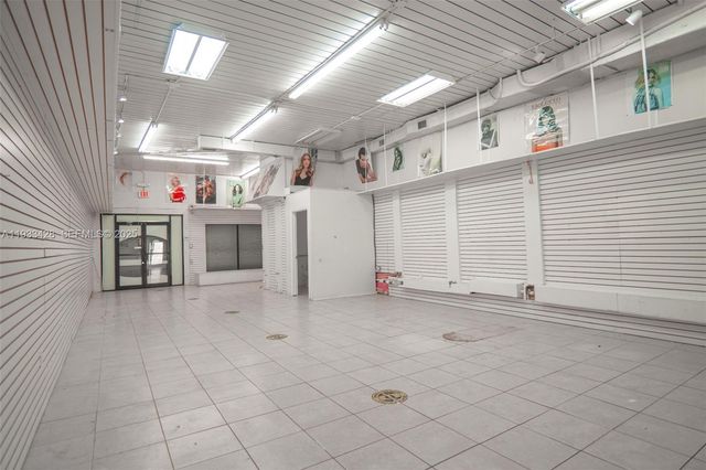 2235 NW 20th St, Miami, FL 33142