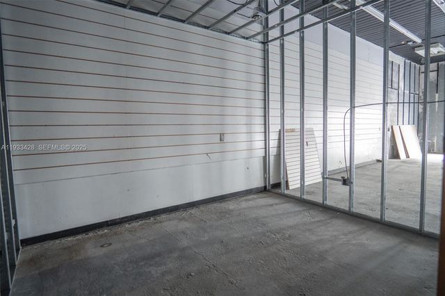 2235 NW 20th St, Miami, FL 33142