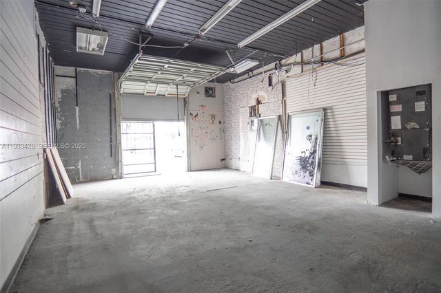 2235 NW 20th St, Miami, FL 33142